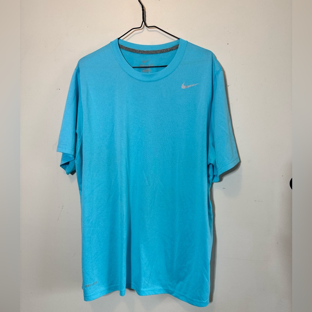 Nike Men’s XL  Dri-Fit Standard Fit Polyester  Shirt Baby Blue